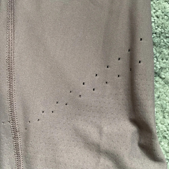Lululemon zone in crop leggings frosted mulberry - Picture 7 of 8